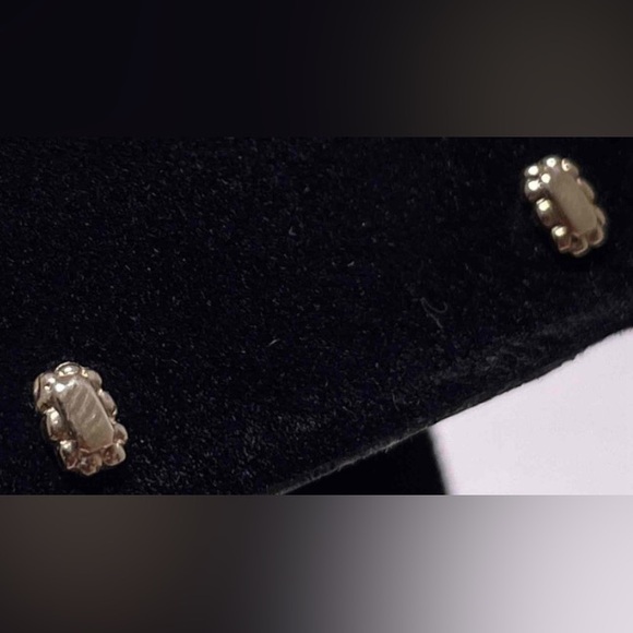 14kt Gold Earrings - posts are short .5" - Vintage - Picture 1 of 4